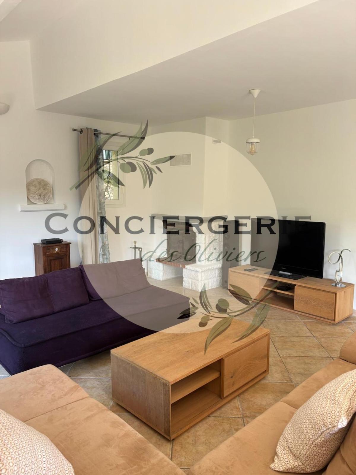 Villa Avec Piscine Belgentier Bagian luar foto
